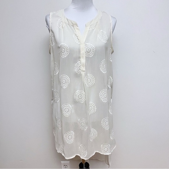 Knox Rose Women’s Size 1 Medallion Embroidered Cream Hi-Lo Sleeveless Tunic - Picture 2 of 8